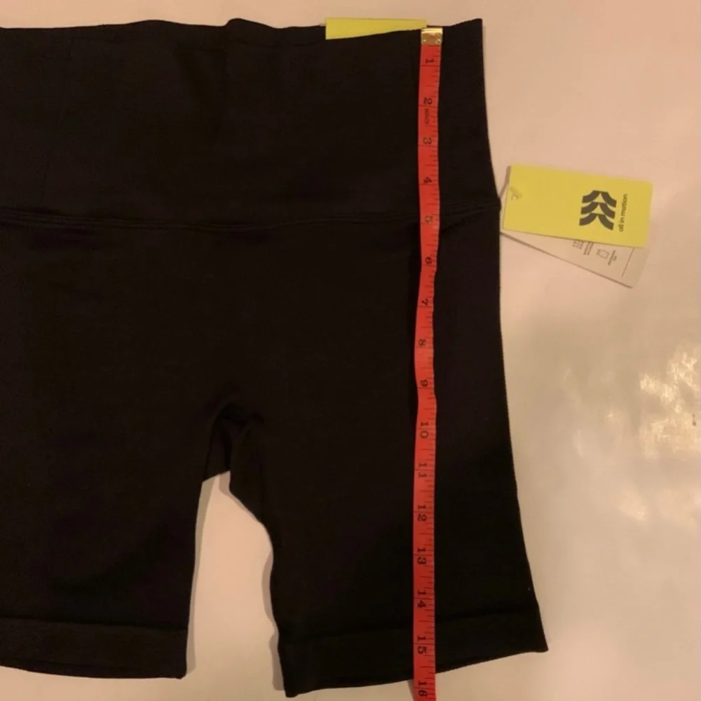 All In Motion Set Of 3 Women’s High-Rise Shorts Black Taupe Size Medium - Picture 6 of 12